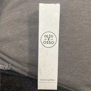 Color - Ambra. New in box.